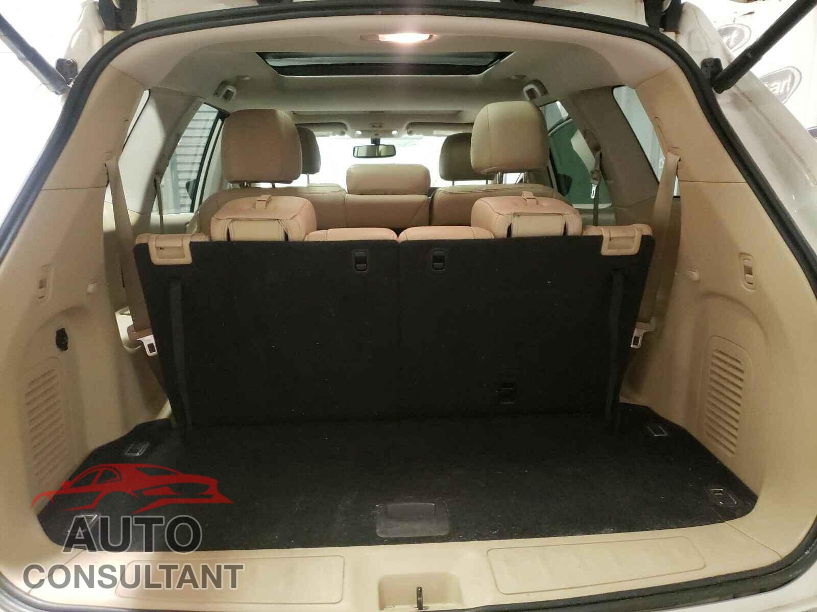 NISSAN PATHFINDER 2017 - 5N1DR2MN8HC616284