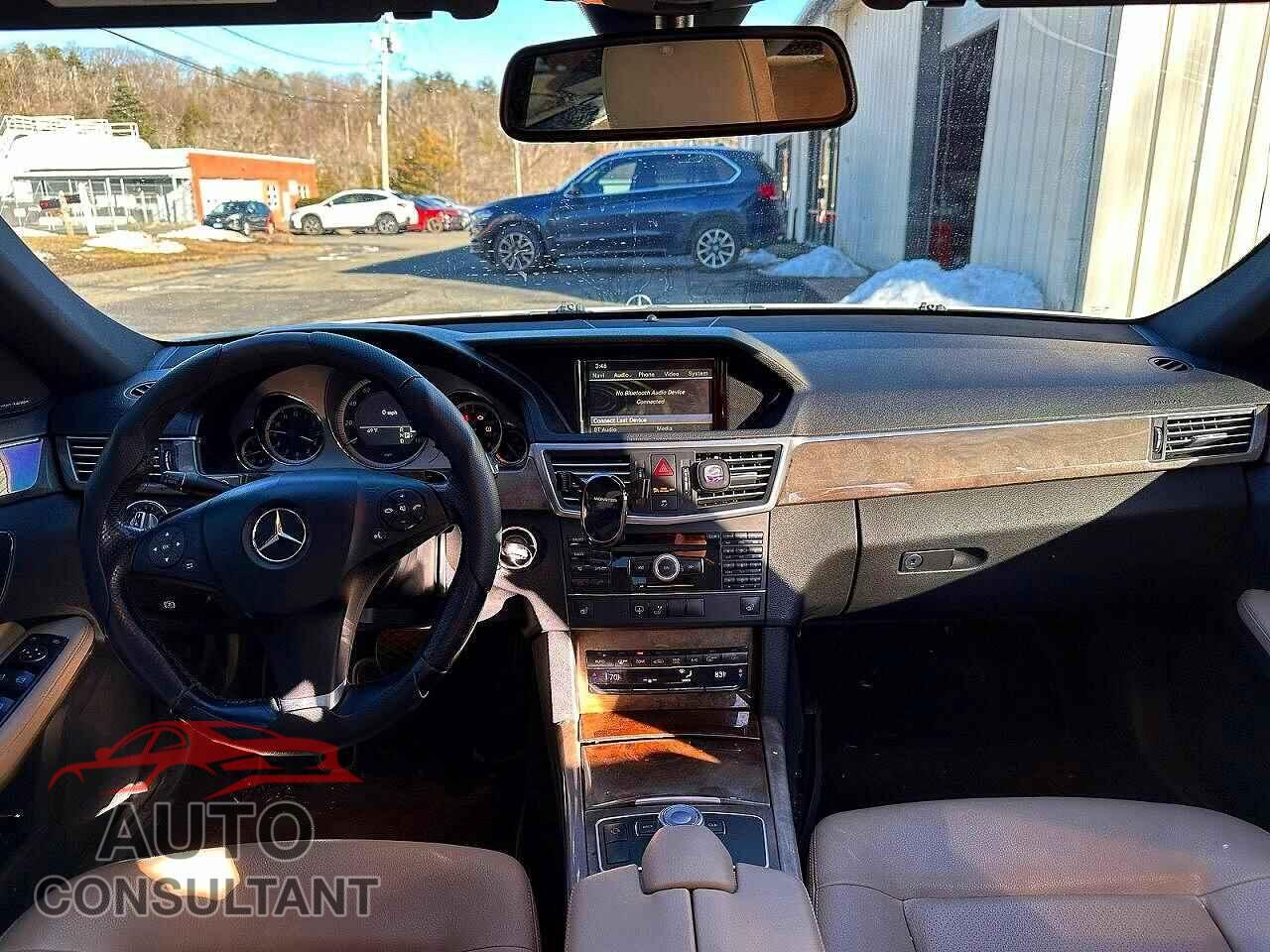 MERCEDES-BENZ E-CLASS 2010 - WDDHF8HB2AA120888