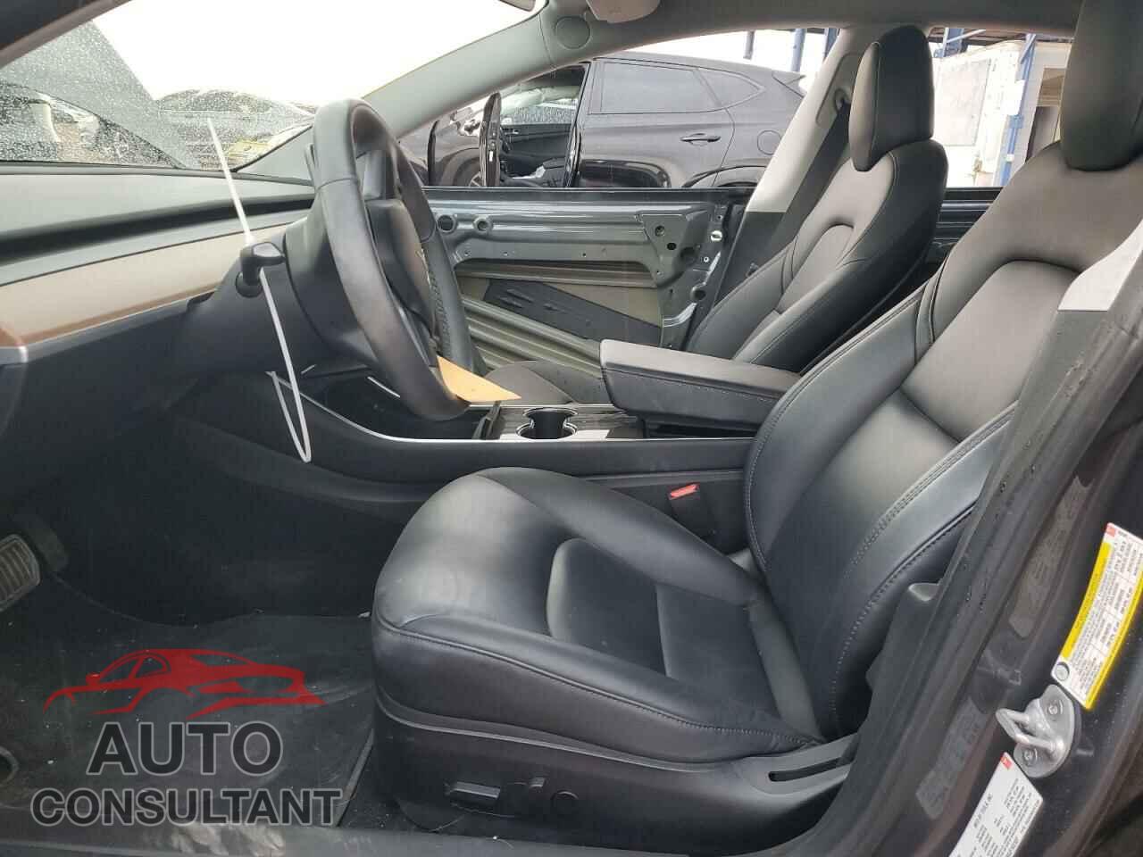 TESLA MODEL 3 2018 - 5YJ3E1EB6JF185107