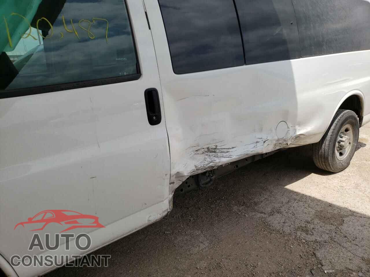 CHEVROLET EXPRESS 2017 - 1GAZGPFG9H1240808