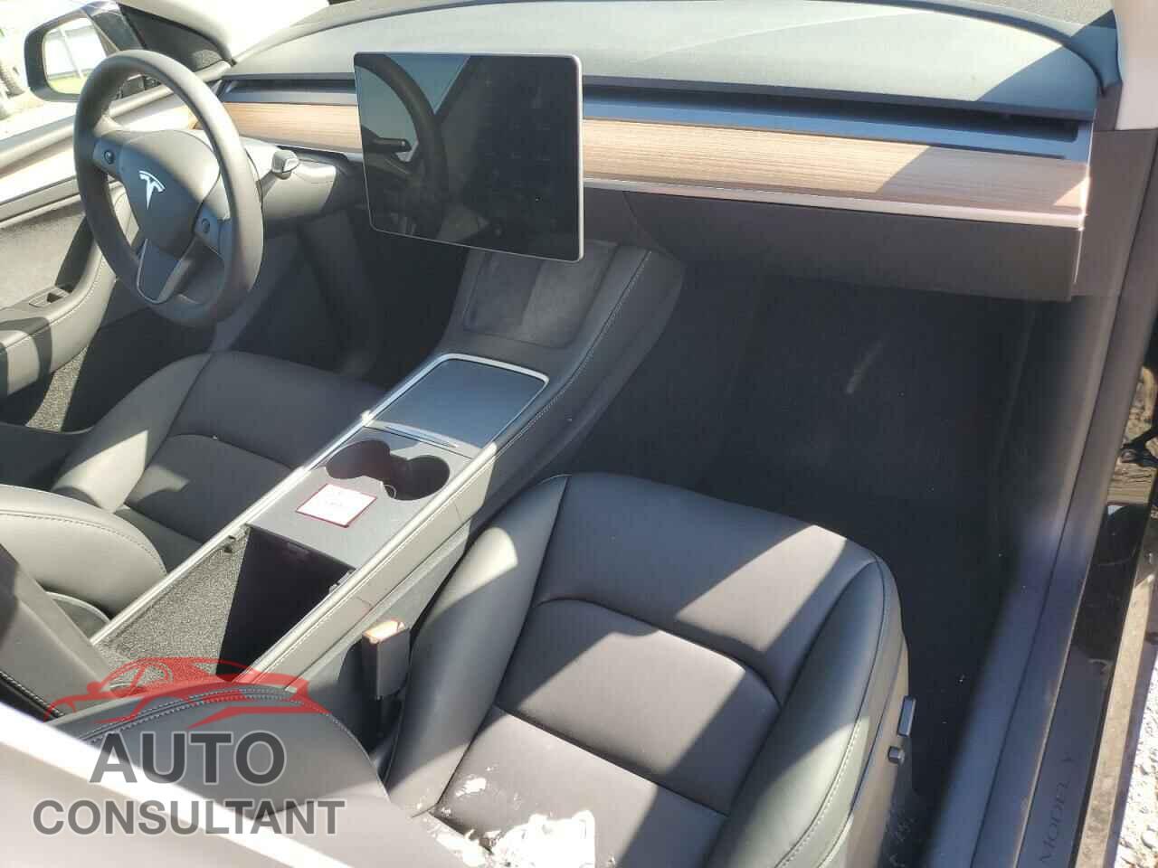 TESLA MODEL Y 2023 - 7SAYGDEE0PF922423