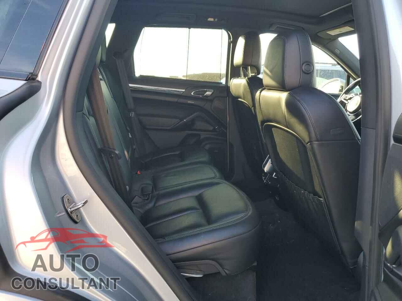 PORSCHE CAYENNE 2017 - WP1AA2A21HKA87497