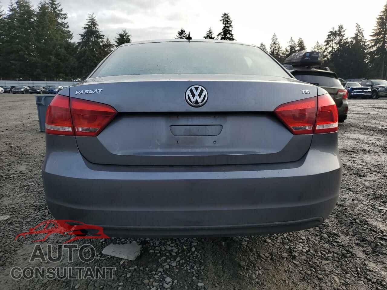 VOLKSWAGEN PASSAT 2015 - 1VWAT7A35FC040964