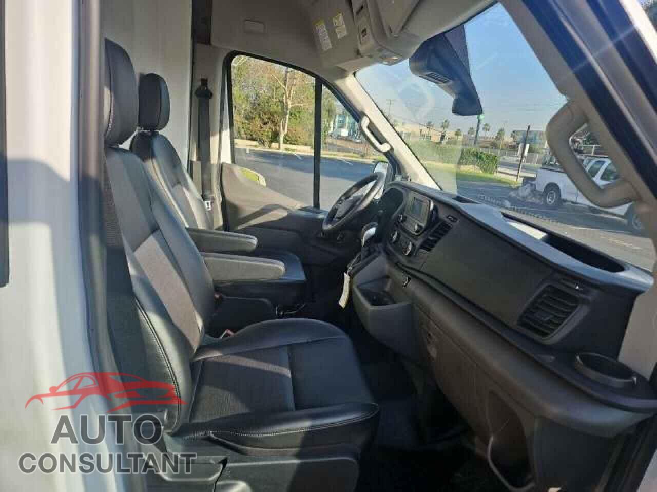 FORD TRANSIT 2023 - 1FTBR3X82PKA17117