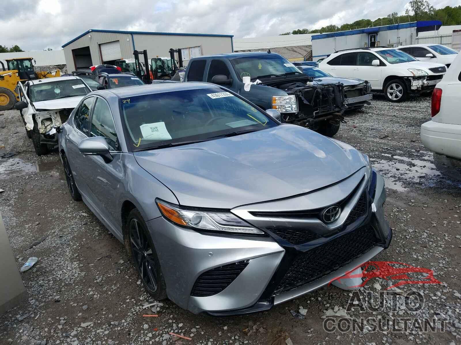 TOYOTA CAMRY 2018 - 4T1B61HK6JU077206