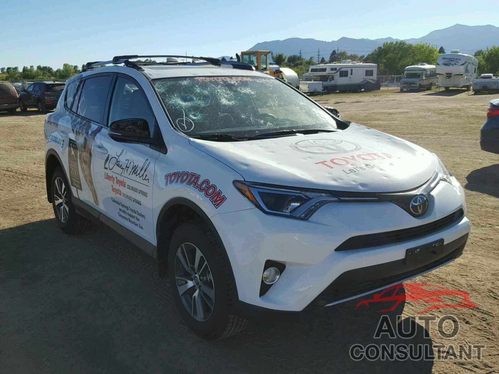 TOYOTA RAV4 XLE 2018 - JTMRFREV9JJ217766