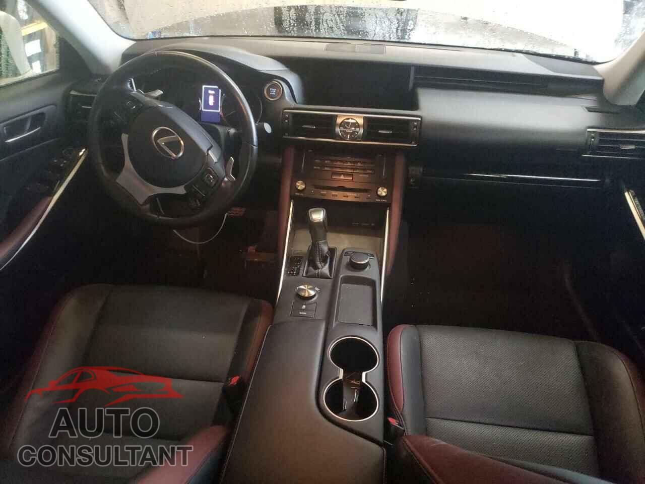 LEXUS IS 2018 - JTHBA1D22J5074837