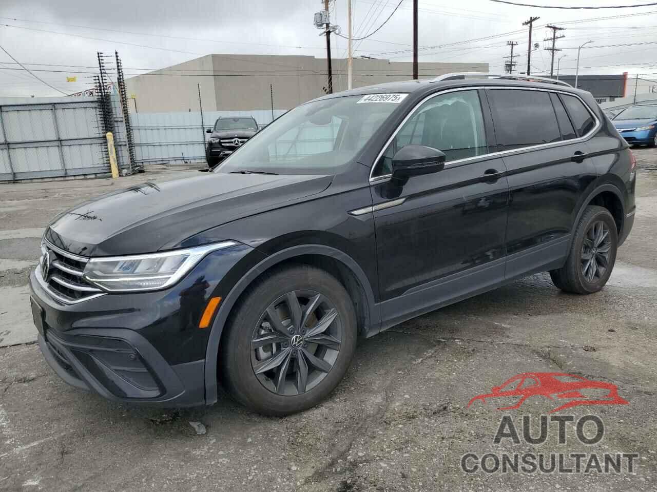 VOLKSWAGEN TIGUAN 2023 - 3VV3B7AX0PM105366
