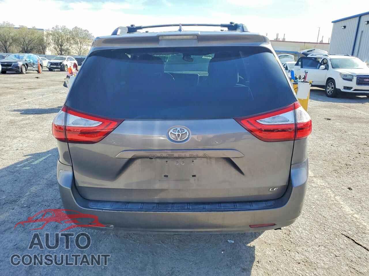 TOYOTA SIENNA 2019 - 5TDKZ3DC9KS018663