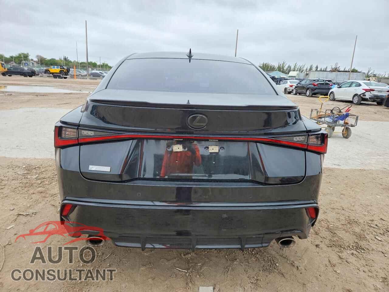 LEXUS IS 2021 - JTHGZ1B24M5039612