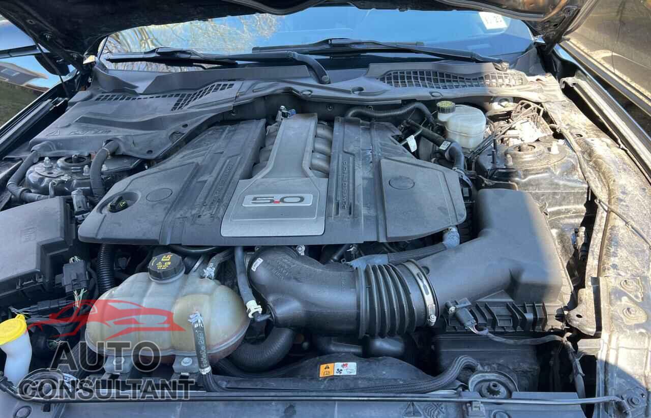 FORD MUSTANG 2018 - 1FA6P8CF0J5115843