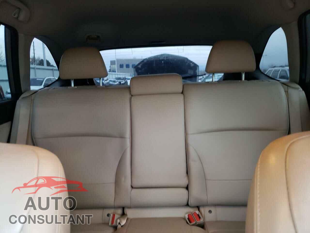 SUBARU OUTBACK 2017 - 4S4BSANC3H3365080