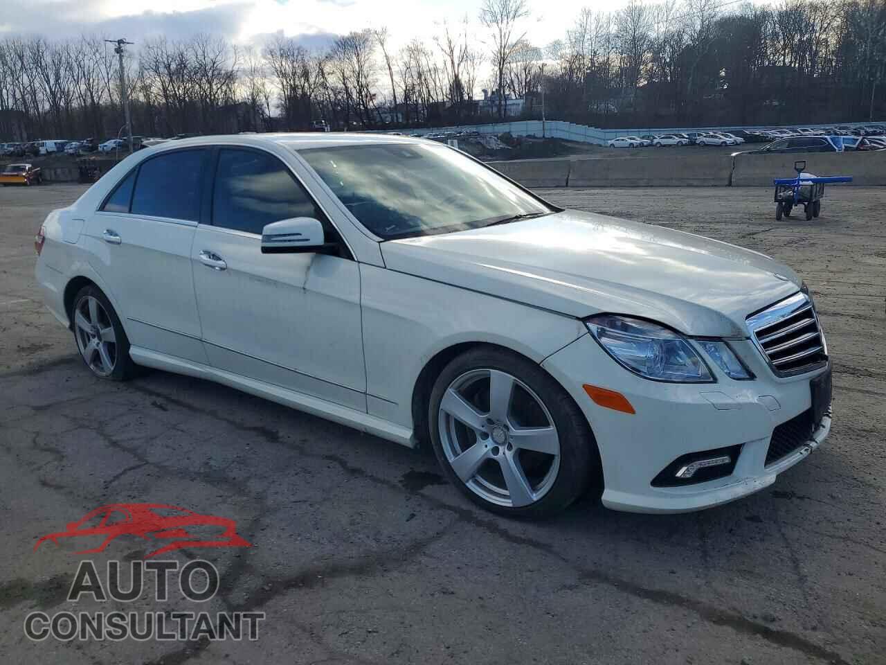 MERCEDES-BENZ E-CLASS 2011 - WDDHF8HB2BA378068