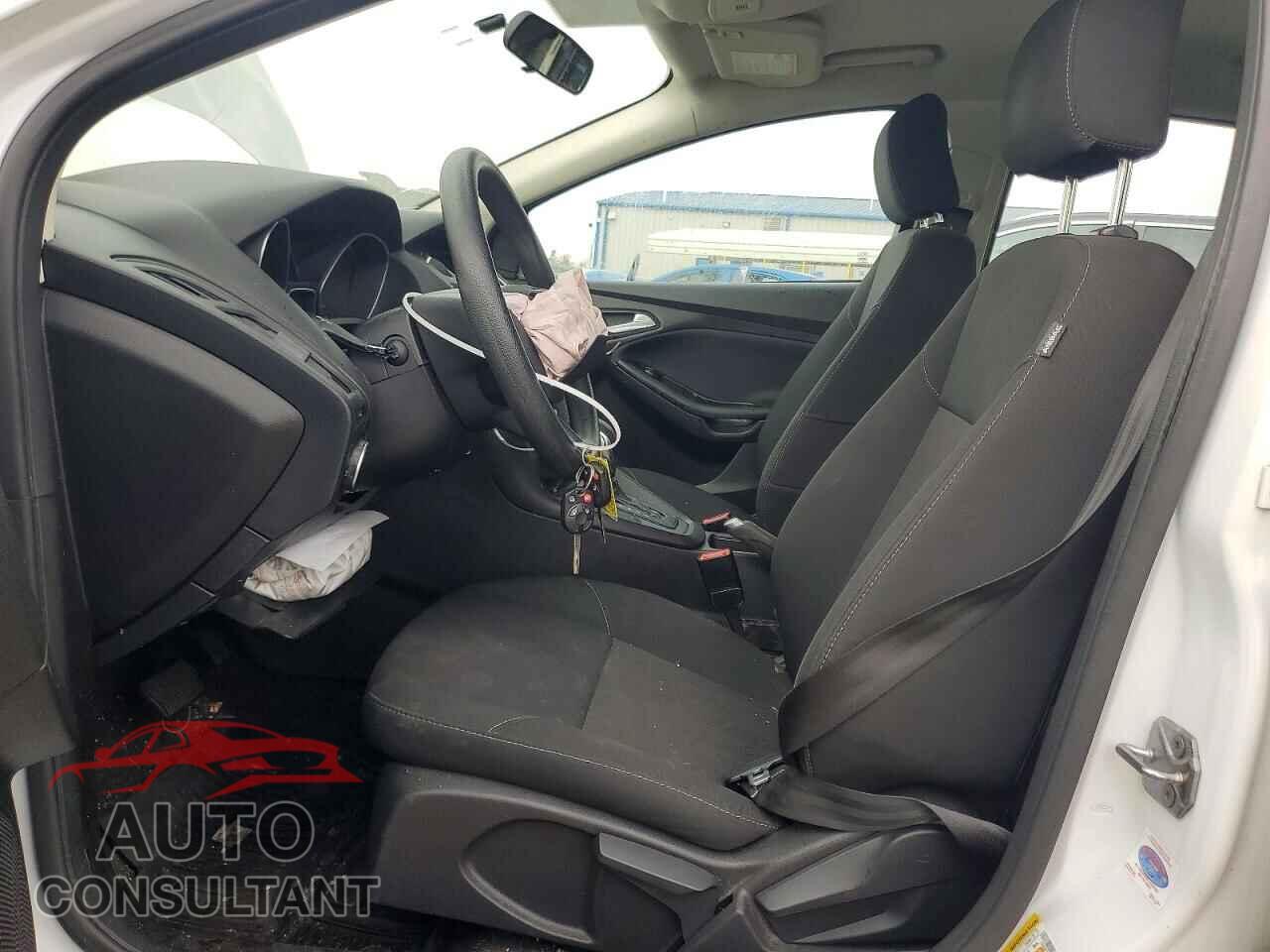 FORD FOCUS 2017 - 1FADP3K25HL201132