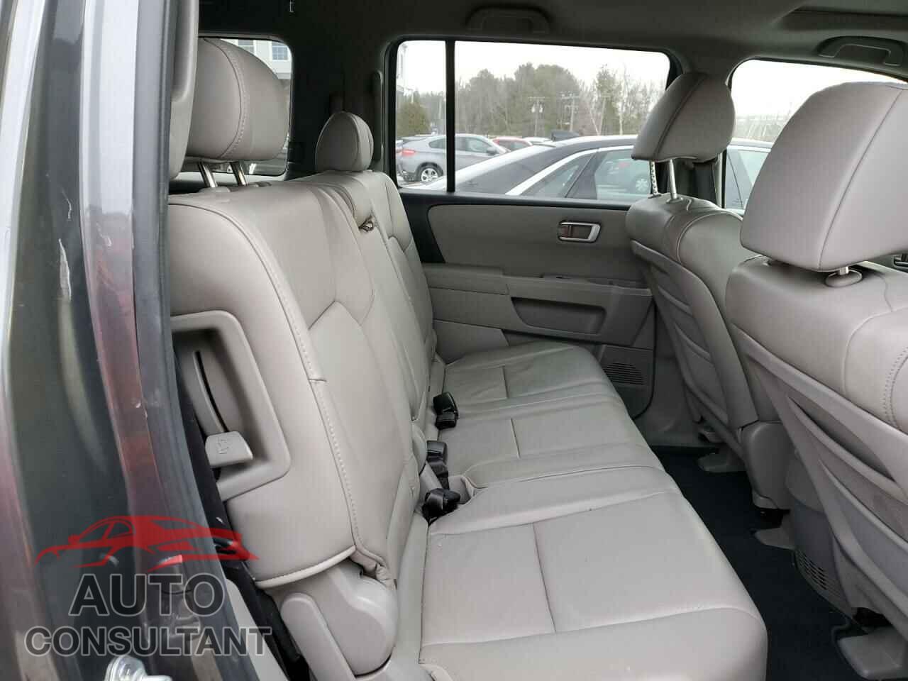 HONDA PILOT 2011 - 5FNYF4H54BB007756
