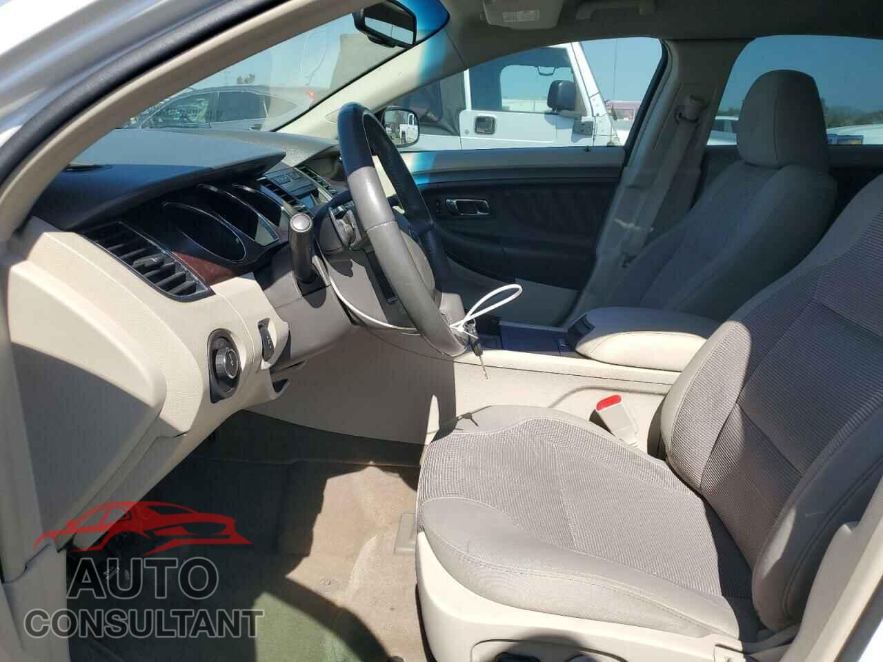 FORD TAURUS 2011 - 1FAHP2HW1BG165641