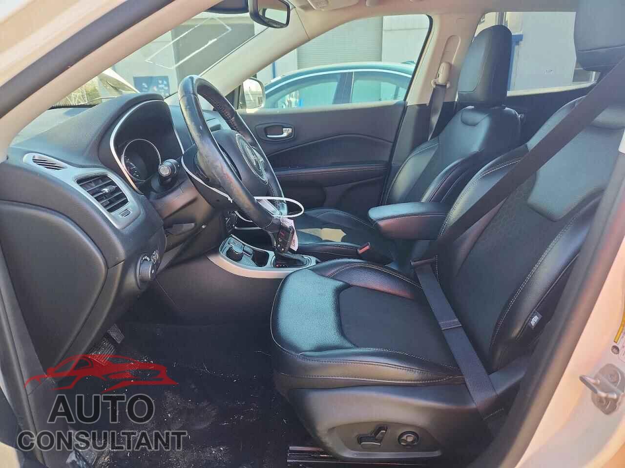 JEEP COMPASS 2020 - 3C4NJDBB8LT229204