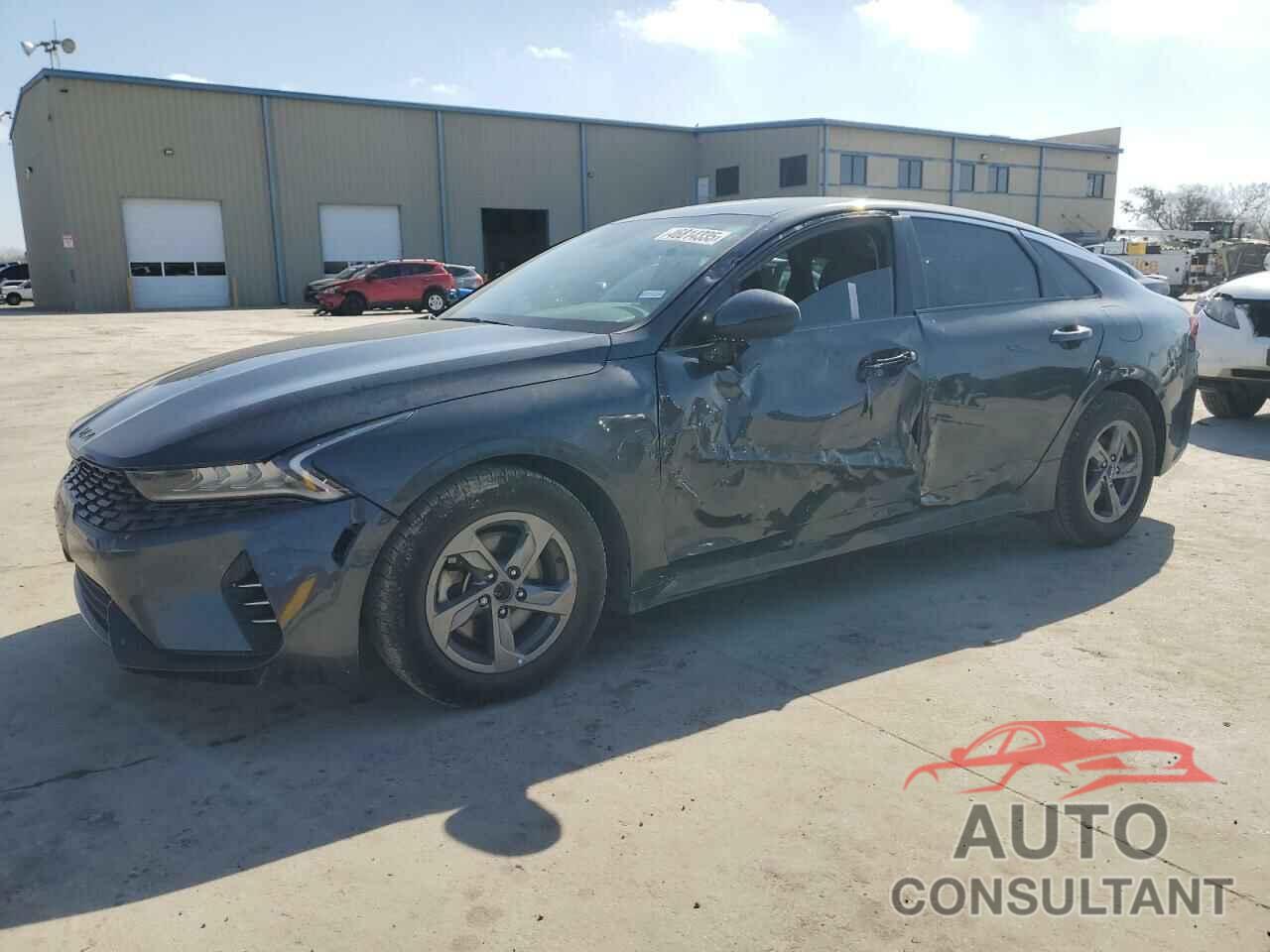 KIA K5 2023 - 5XXG14J28PG213886