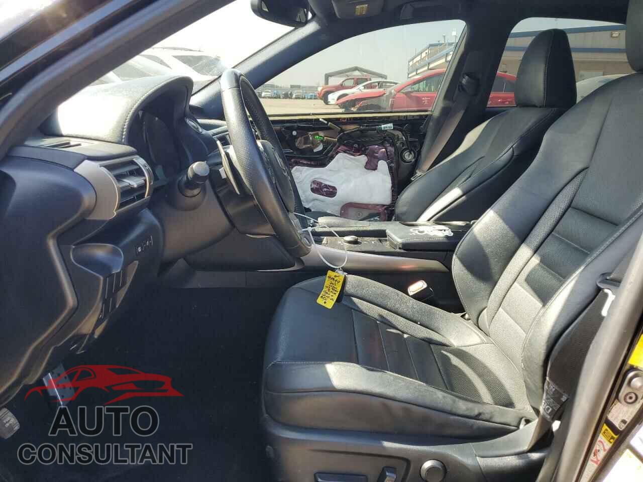 LEXUS IS 2015 - JTHBF1D20F5047323