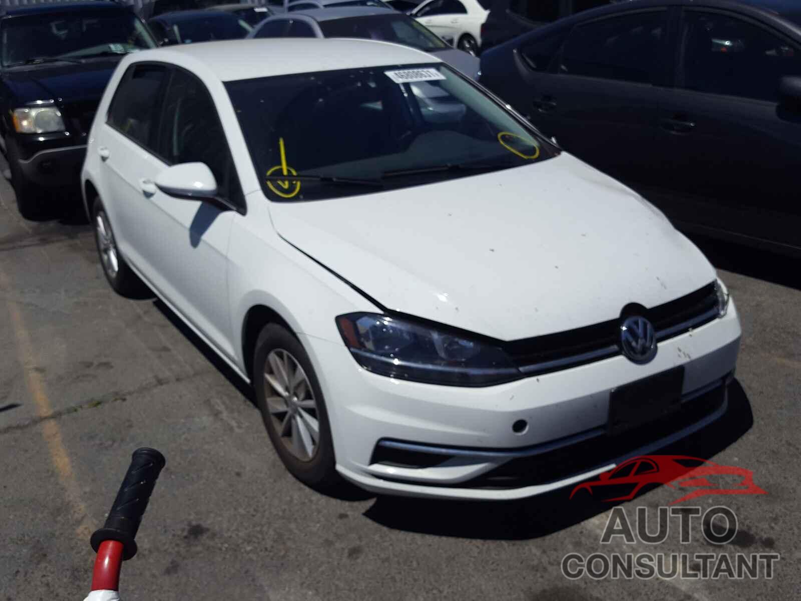 VOLKSWAGEN GOLF 2018 - 3VWG17AU3JM280028