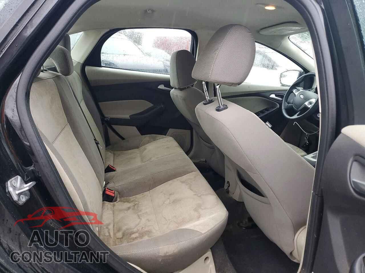 FORD FOCUS 2014 - 1FADP3F27EL243209