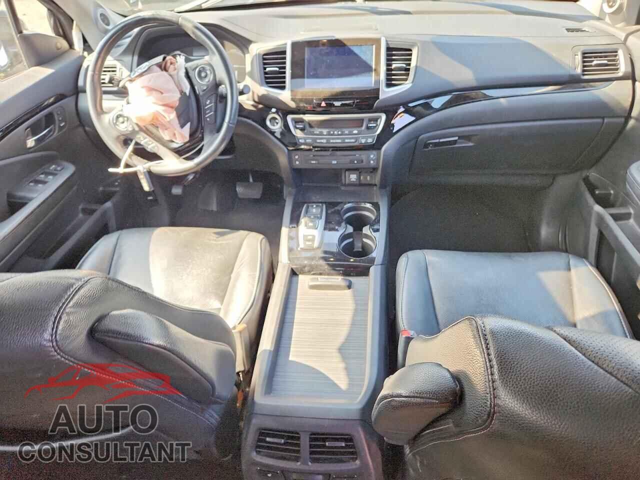 HONDA PILOT 2017 - 5FNYF6H04HB062538
