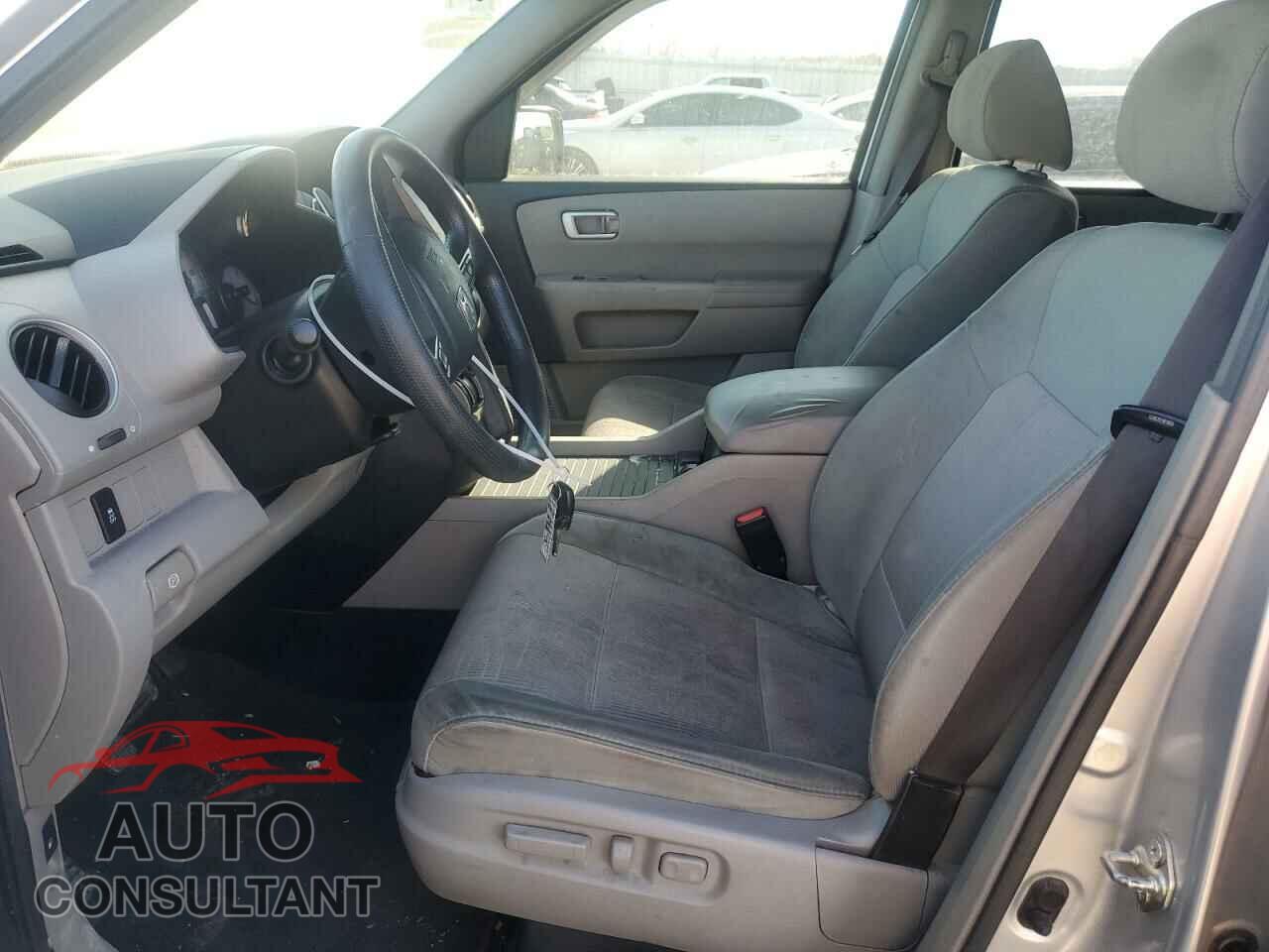 HONDA PILOT 2013 - 5FNYF4H48DB011920