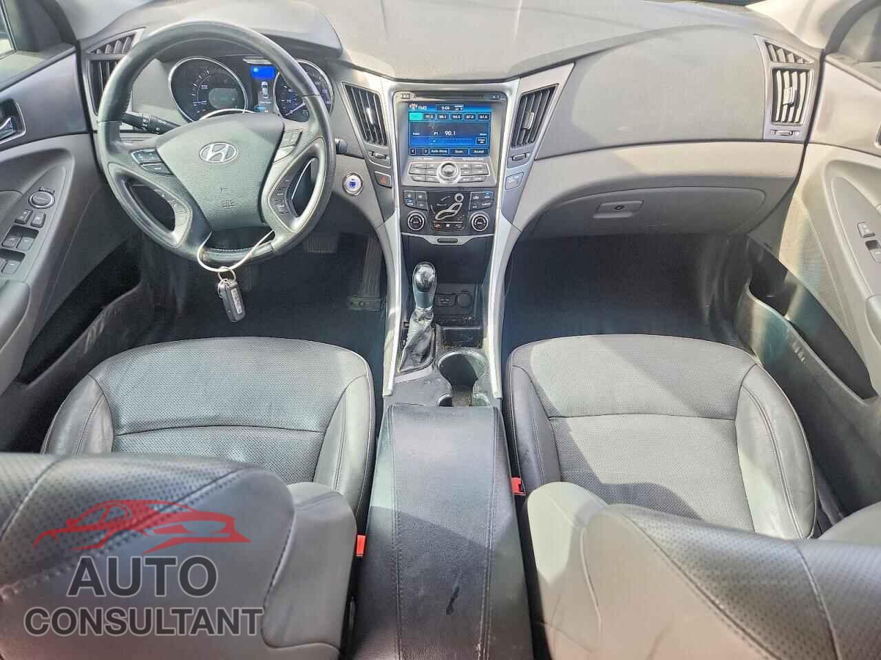 HYUNDAI SONATA 2012 - KMHEC4A41CA047991