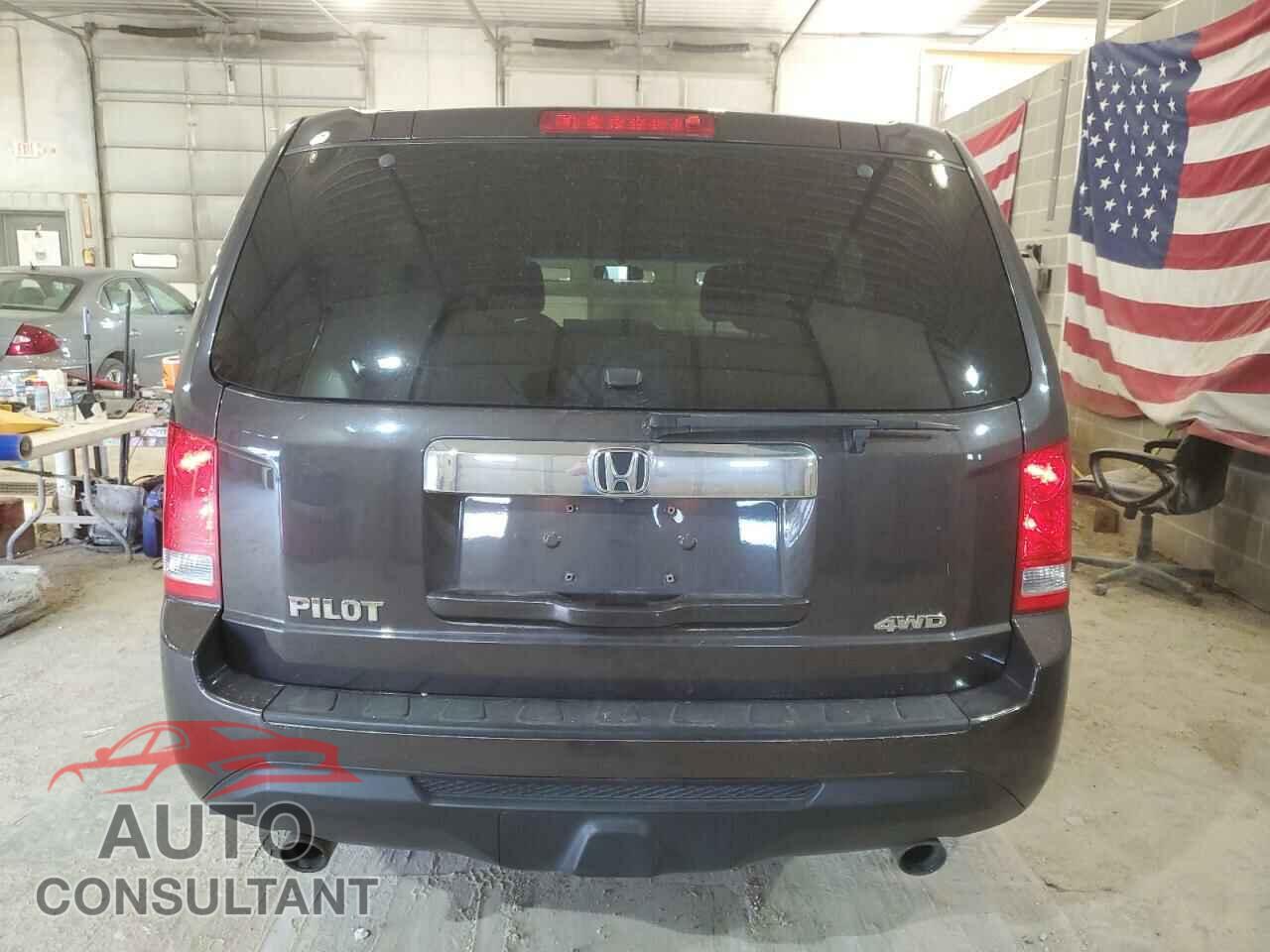HONDA PILOT 2015 - 5FNYF4H45FB018312