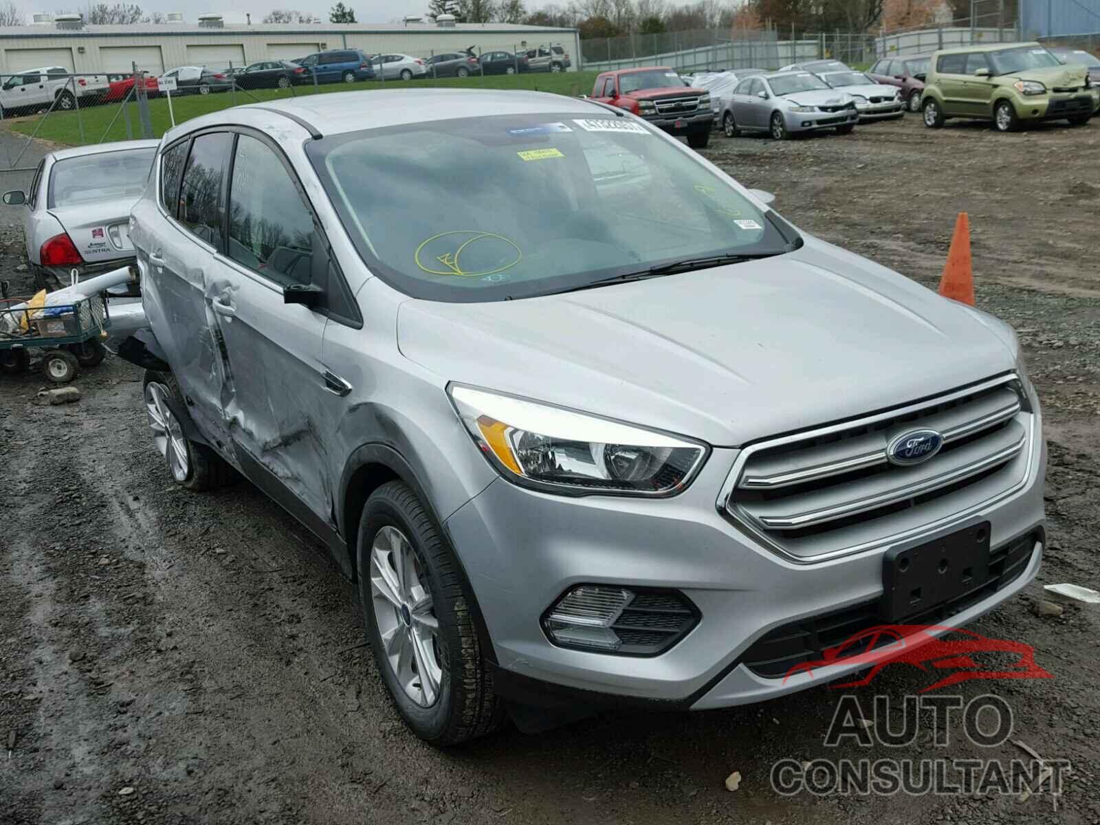 FORD ESCAPE 2017 - 1FMCU9GD3HUE50238
