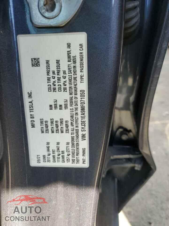 TESLA MODEL 3 2021 - 5YJ3E1EA9MF071050