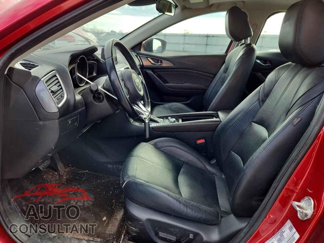 MAZDA 3 2018 - 3MZBN1W35JM160940