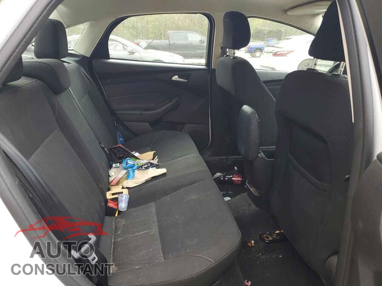 FORD FOCUS 2018 - 1FADP3F24JL255490