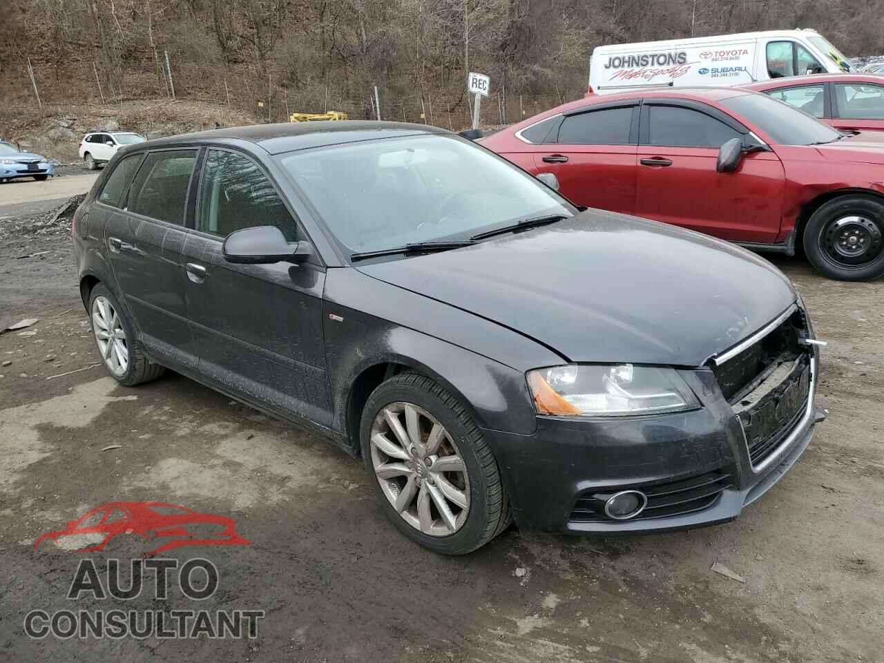 AUDI A3 2011 - WAUBEAFM8BA024356