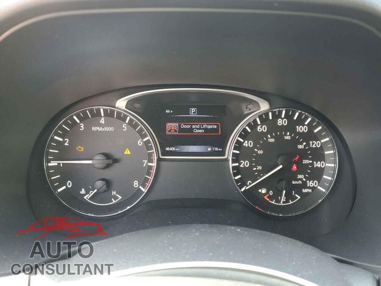 NISSAN PATHFINDER 2017 - 5N1DR2MN6HC607289