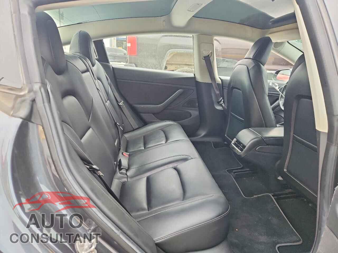 TESLA MODEL 3 2018 - 5YJ3E1EA7JF033554