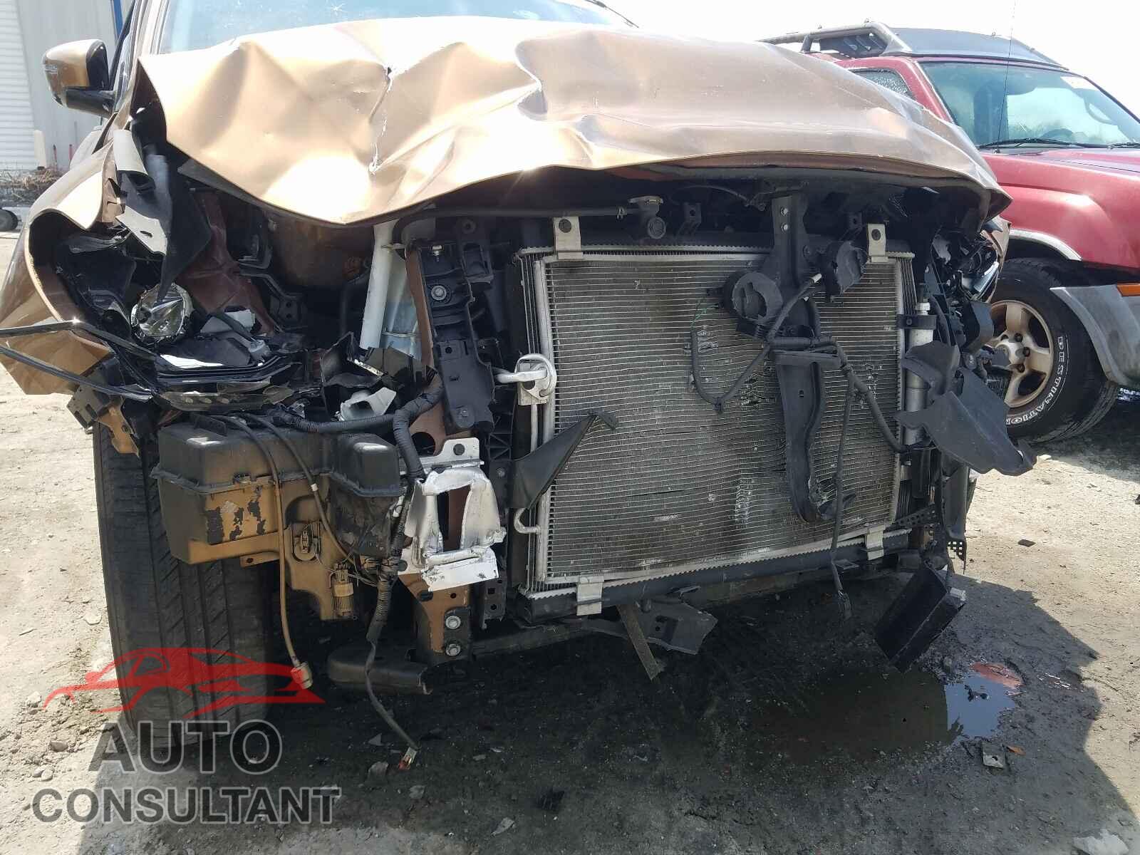 NISSAN PATHFINDER 2017 - 5N1DR2MM6HC611799