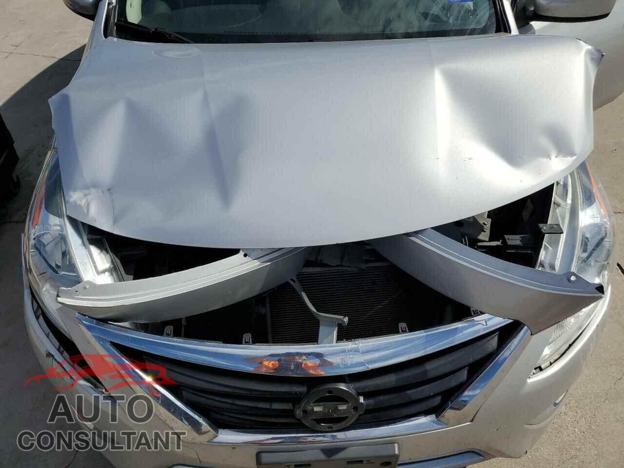 NISSAN VERSA 2017 - 3N1CN7AP4HL820943