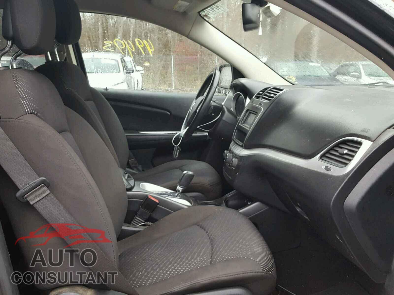 DODGE JOURNEY SE 2015 - 3C4PDCAB6FT737302