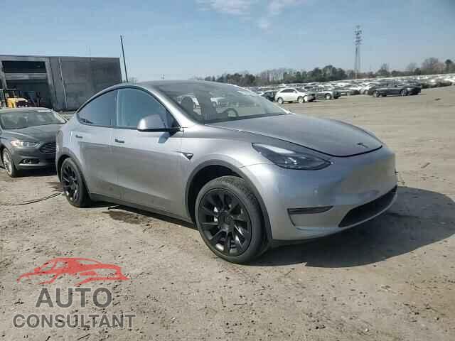 TESLA MODEL Y 2025 - 7SAYGDEE4SA351797