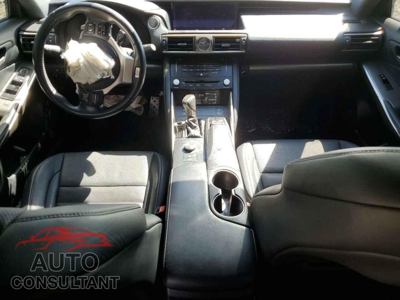 LEXUS IS 2017 - JTHBA1D26H5051670