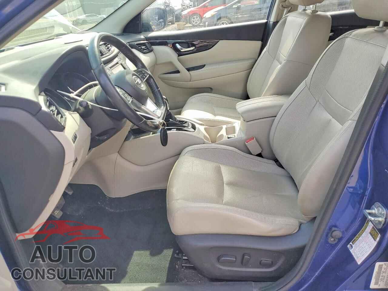 NISSAN ROGUE 2018 - JN1BJ1CR8JW263473