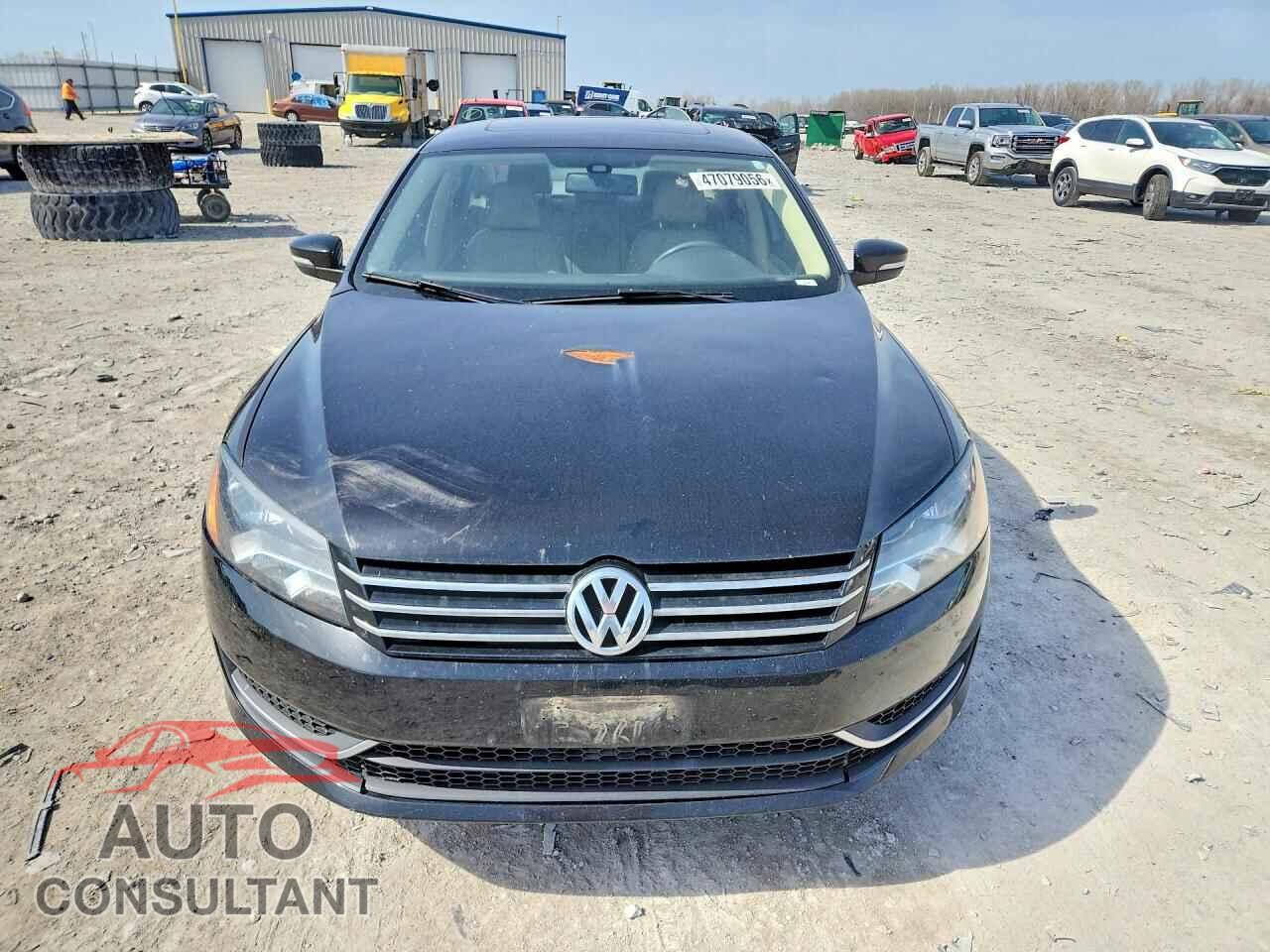 VOLKSWAGEN PASSAT 2013 - 1VWBN7A36DC011355