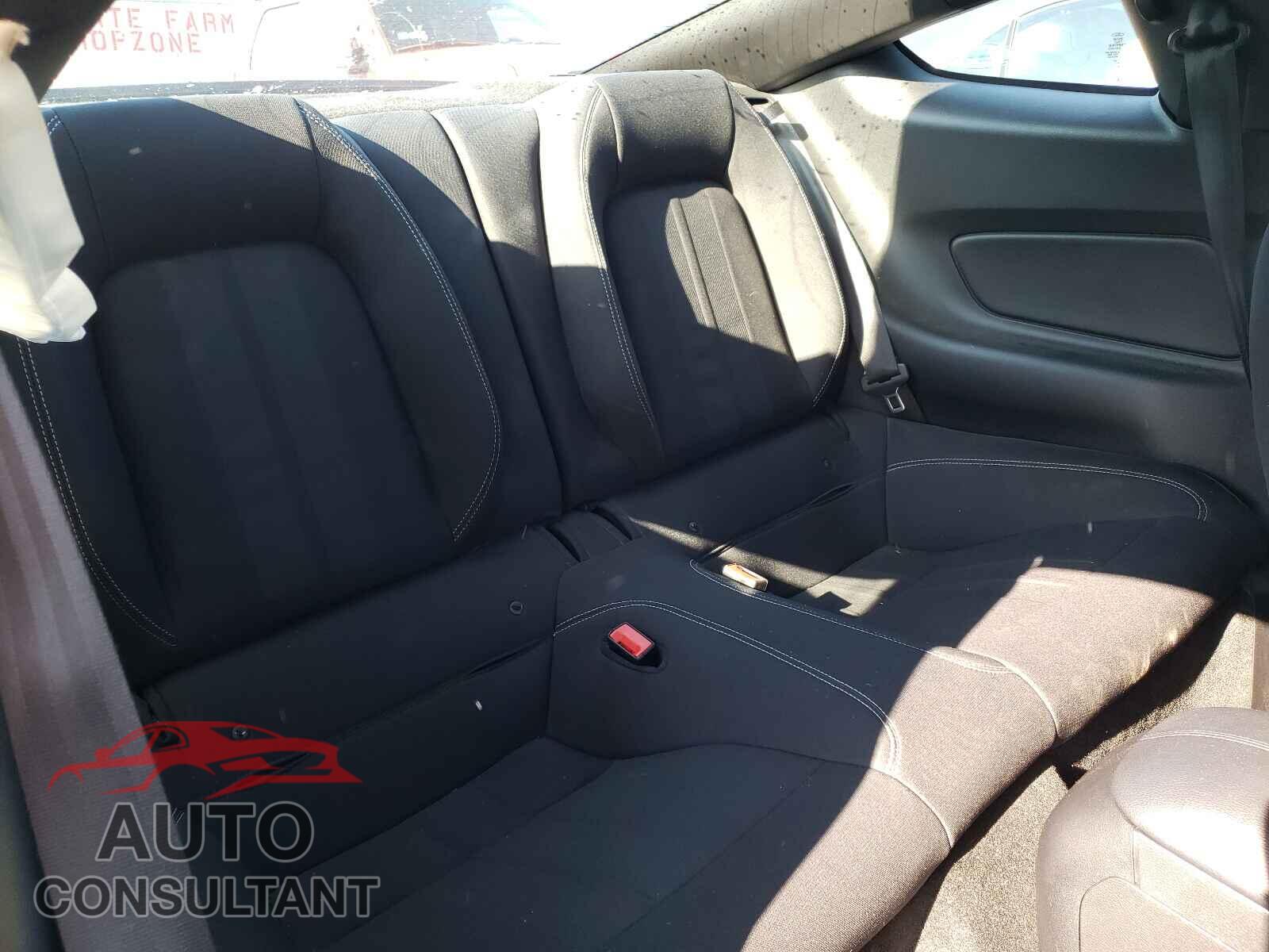 FORD MUSTANG 2018 - 1FA6P8CF7J5132011