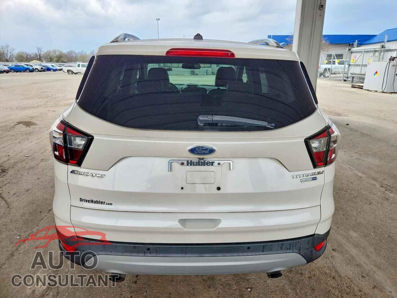 FORD ESCAPE 2017 - 1FMCU9J90HUD86681