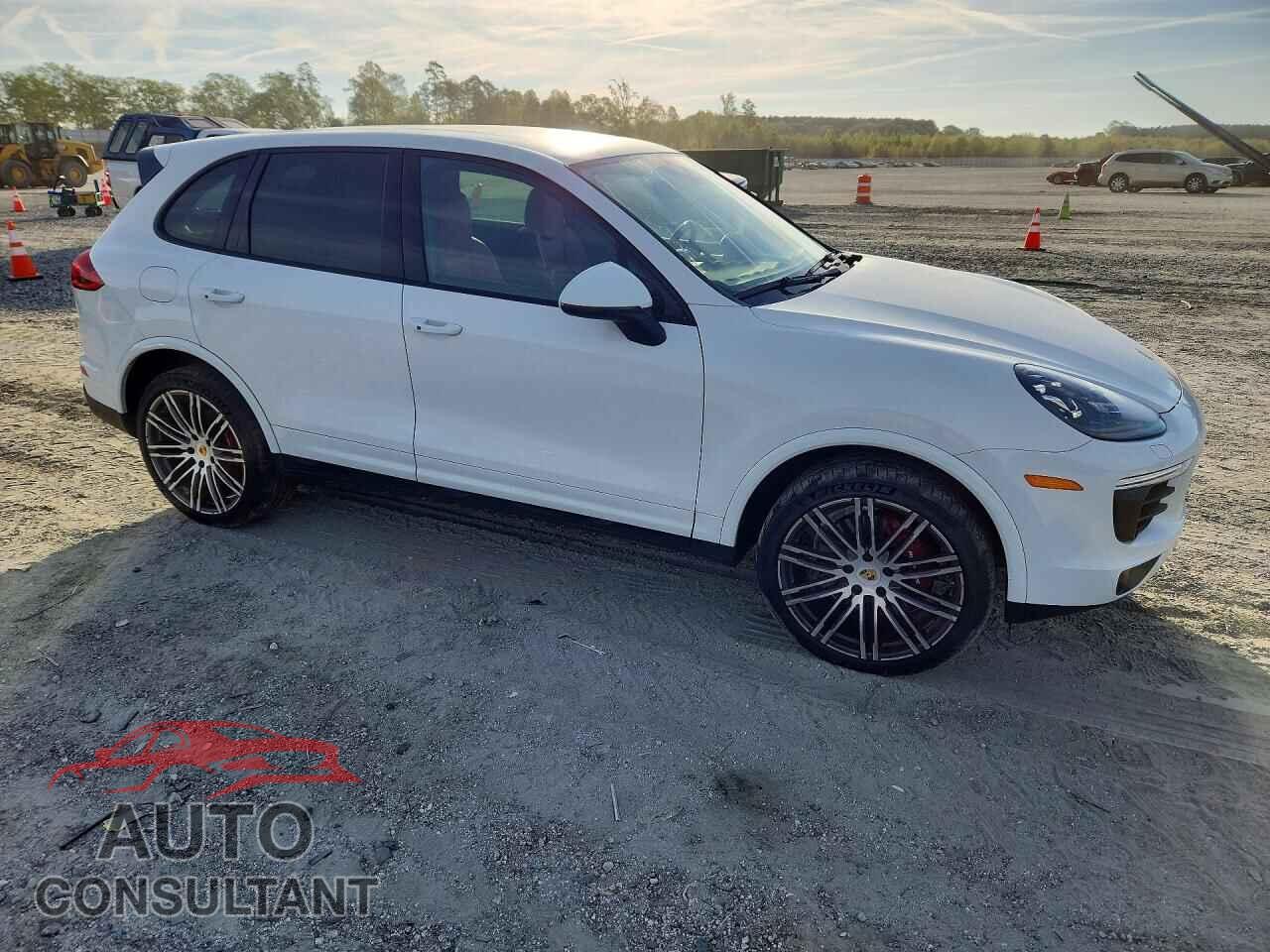 PORSCHE CAYENNE 2017 - WP1AA2A25HKA87471