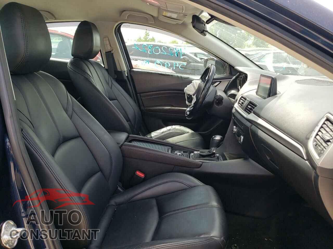MAZDA 3 2018 - 3MZBN1V39JM258029