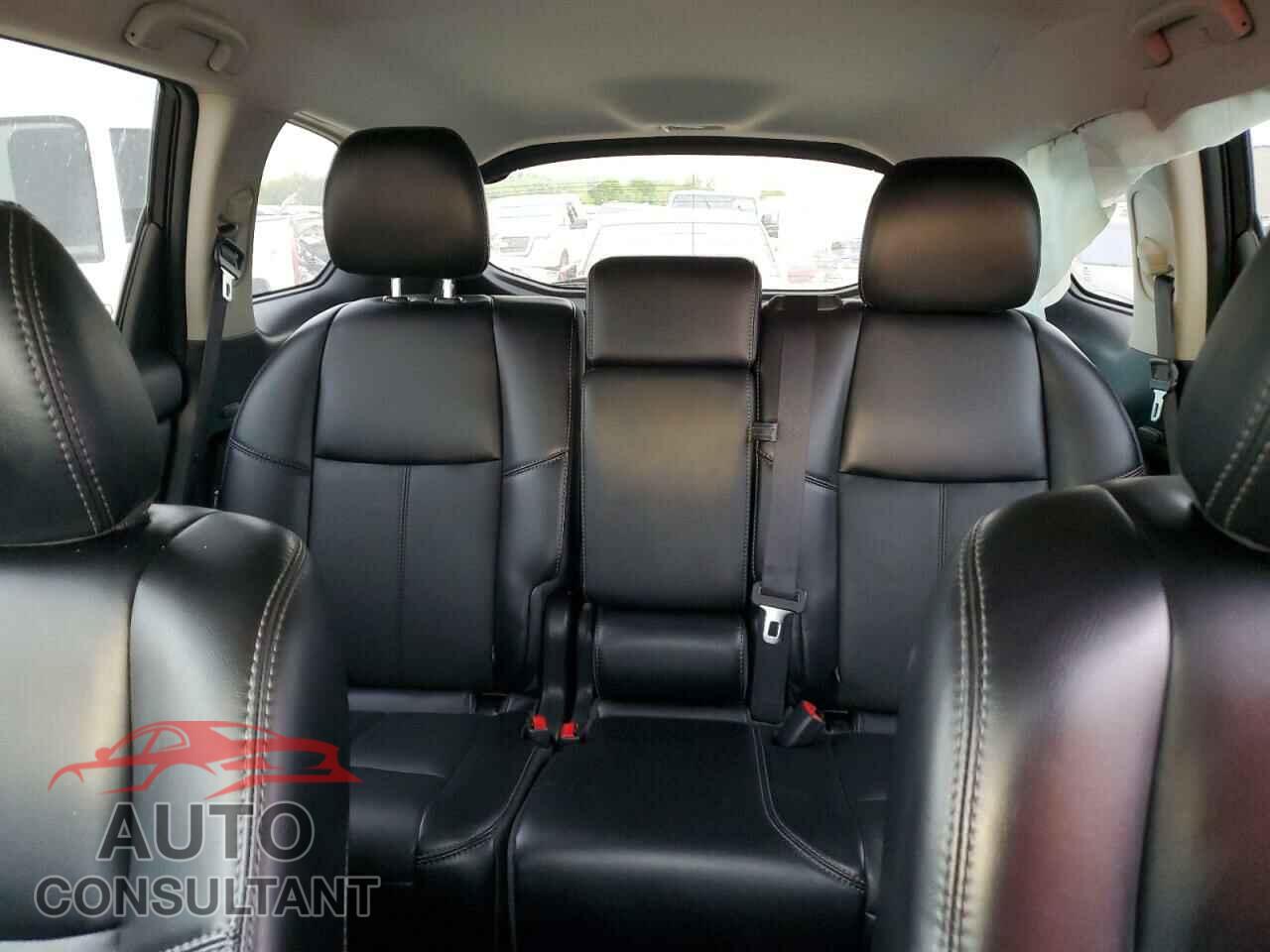 NISSAN PATHFINDER 2020 - 5N1DR2CN2LC612564