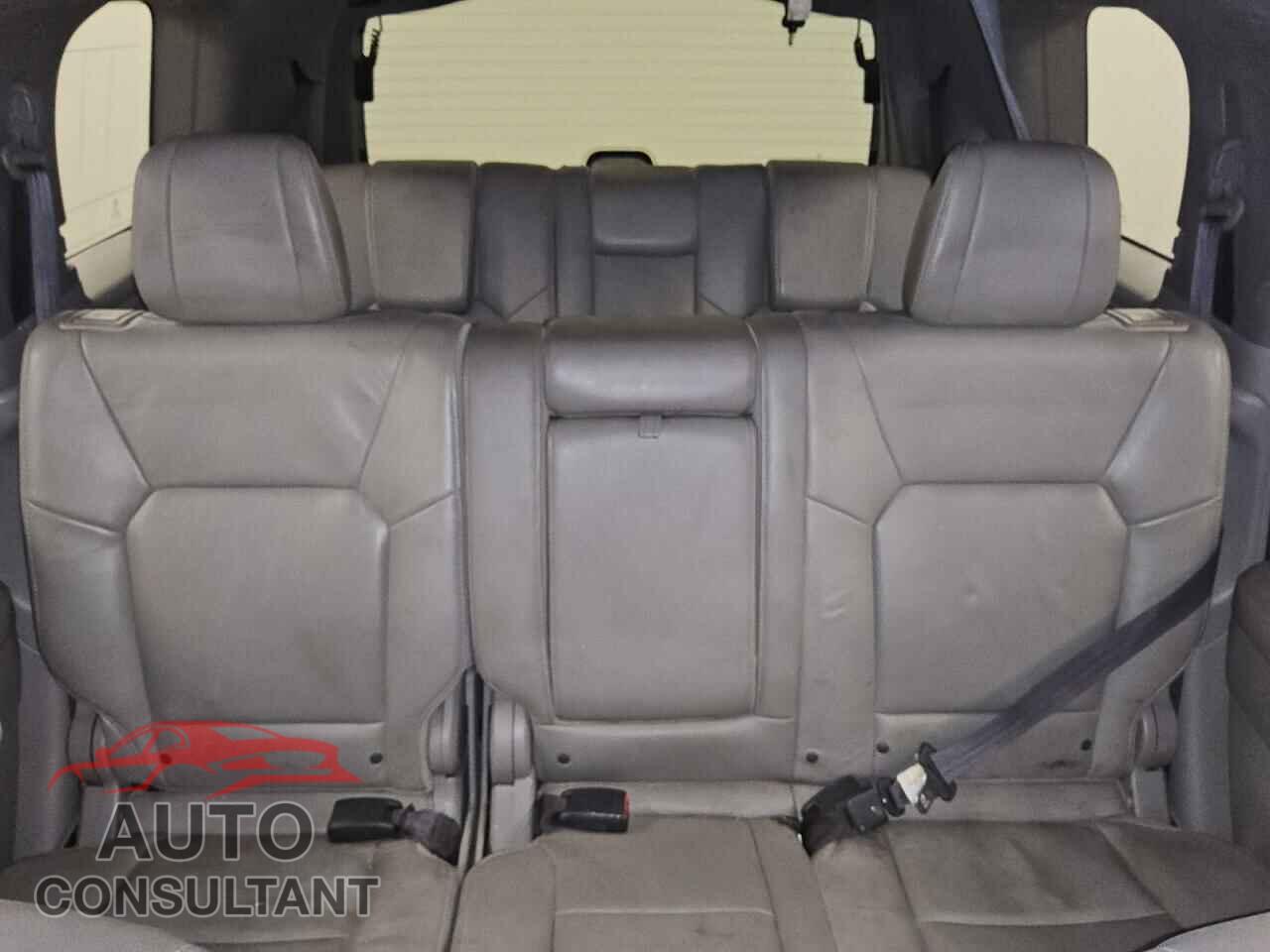 HONDA PILOT 2015 - 5FNYF3H55FB010360
