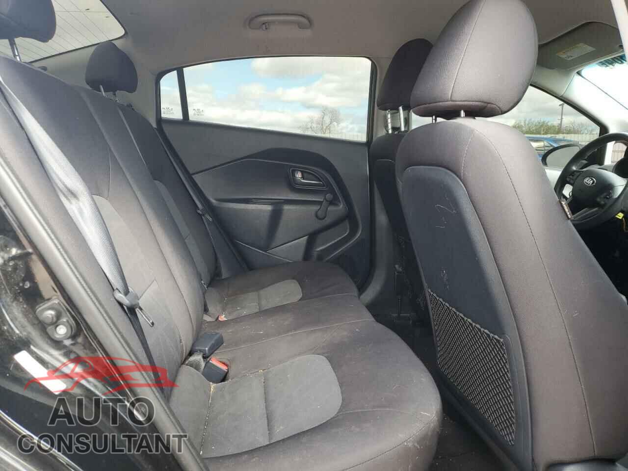 KIA RIO 2017 - KNADM4A3XH6049766